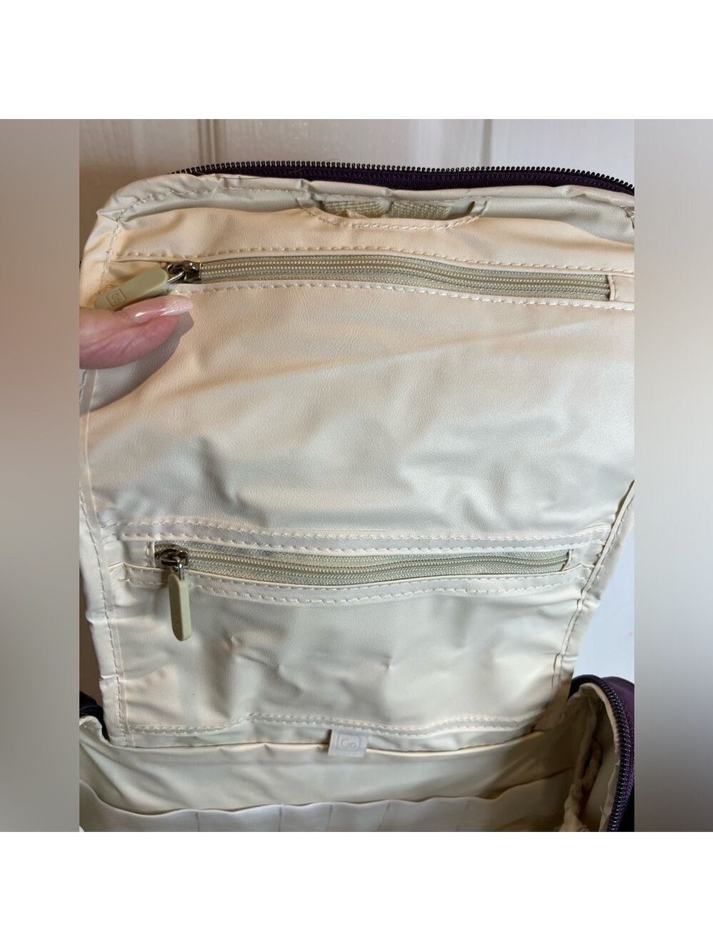 GO HANGING TOILETRY ZIPPERED BAG - Picture 7 of 10
